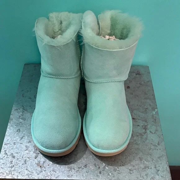 UGG Light tiffany Blue Sheepskin Boots with Ribbon - Picture 2 of 5